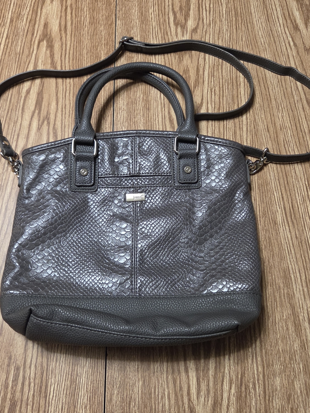 Jewel By Thirty One Pebbled Snake-Embossed Gray Crossbody Bag